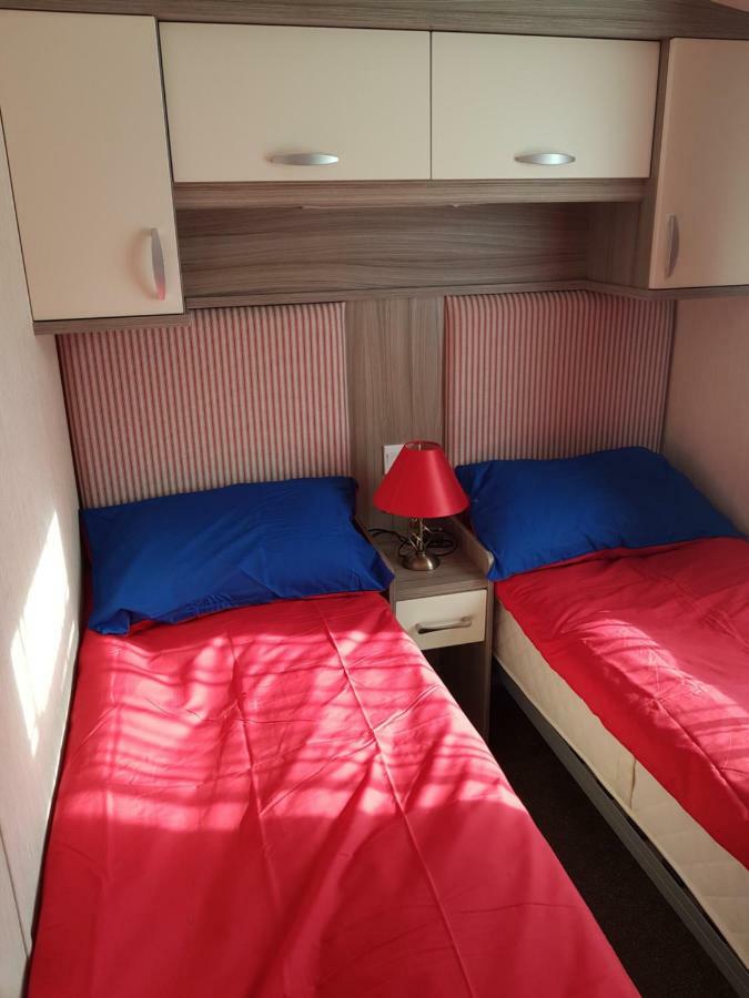3 Bedroom Caravan With Hot Tub Tattershall Lakes Exteriér fotografie